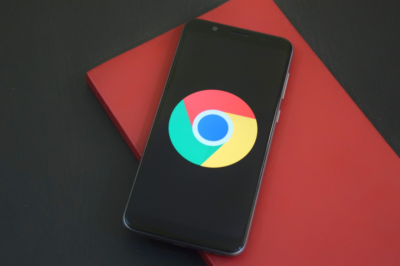 Google Chrome - browser logo on mobile phone